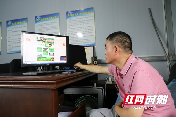 益阳赫山：轮椅上的泥鳅大王，励志故事感动无数人